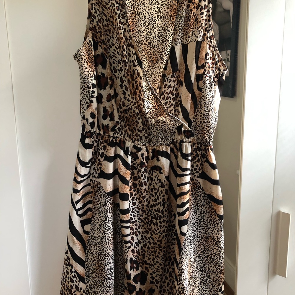Leopard print dress with deep V